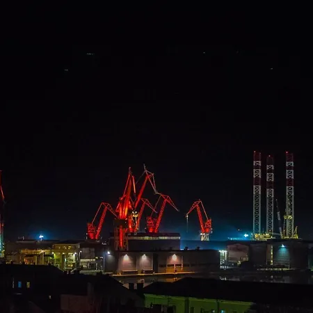 Lilly With Private Parking ,private Garden-quiet Oasis Apartment Pula