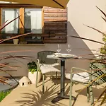 Lilly With Private Parking And Private Garden-quiet Oasis *