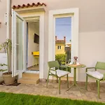 Lilly With Private Parking And Private Garden-quiet Oasis Pula