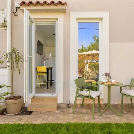 Appartement Lilly With Private Parking And Private Garden-quiet Oasis
