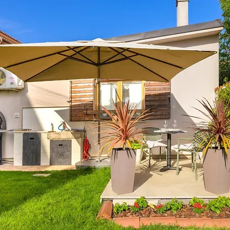 Lilly With Private Parking And Private Garden-quiet Oasis Pula