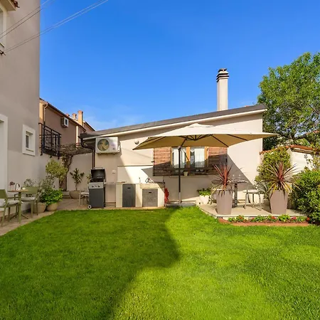 Lilly With Private Parking And Private Garden-quiet Oasis Appartamento *