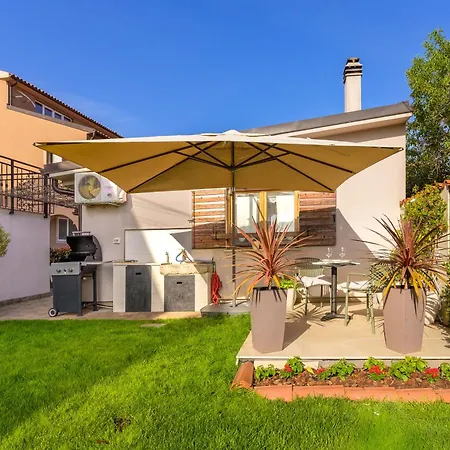 Lilly With Private Parking And Private Garden-quiet Oasis *