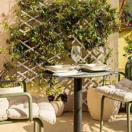 Lilly With Private Parking And Private Garden-quiet Oasis Appartamento