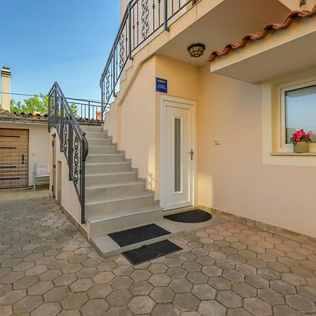 Lilly With Private Parking And Private Garden-quiet Oasis * Pola